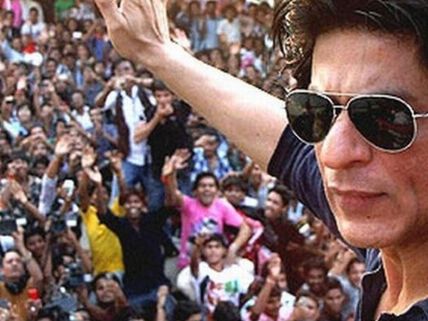 Good News! Shahrukh Khan To Treat Fans On His 50th Birthday 