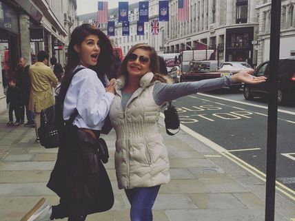 Pics! Jacqueline Fernandez Goes Shopping In London