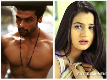 Kushal Tandon Vs Ameesha Patel - Twitter War Over Disrespecting National Anthem