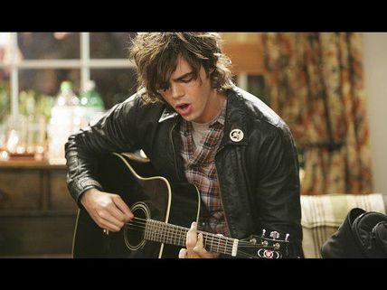 Reid Ewing : The 'Modern Family' Actor Reveals He's Gay