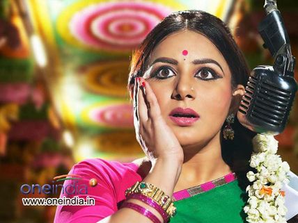 BIGG BOSS 3: Expect The Unexpected; Pooja Gandhi Re-enters 'Bigg' House!