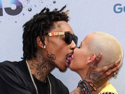 PDA Alert : Hollywood Celebrities Who Couldn’t Keep Hands Off Their Partners!