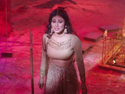 Naagin Spoiler:Shivanya's Saree To Catch Fire; Ritik To Romance Her