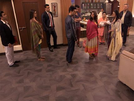 Yeh Hai Mohabbatein: OMG! Ishita Has Past Connection With Rohit; What Could It Be?