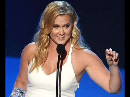 Amy Schumer Slams Teenage Film Critic; Calls Herself  'A Whore'! Read Why
