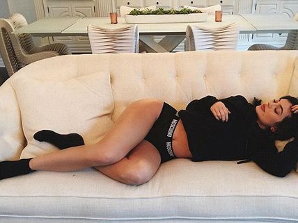 Is Kylie Jenner Copying Her Sister Kendall? Posts A Picture Similar To Kendall’s!