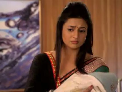 Yeh Hai Mohabbatein: Really! Raman Frees Ashok From Jail; Saves Bala