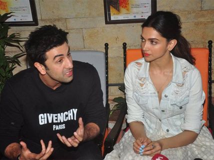 OMG! Ranbir Kapoor & Deepika Padukone Return 15 Crores To The Producers Of Tamasha