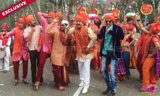 EXCLUSIVE: 'Poshter Girl' On Location- Get Ready To Groove On the Tunes of the DJ Song!