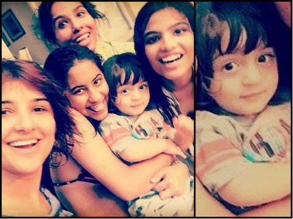New Picture Of Shahrukh Khan's Son AbRam, Surrounded By Pretty Girls! 