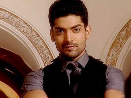 Gurmeet Choudhary Shoots His First Commercial Ever!