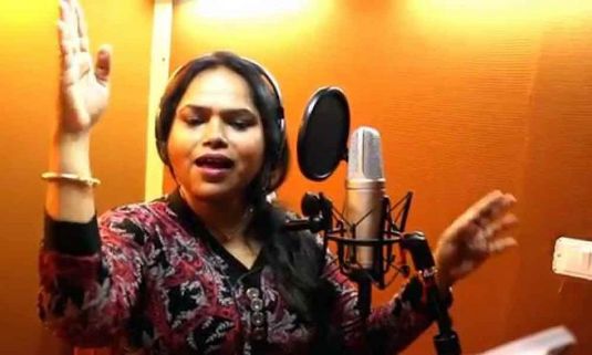 'Ya Koliwadyachi...' fame Samruddhi Keni makes Playback Singing Debut!