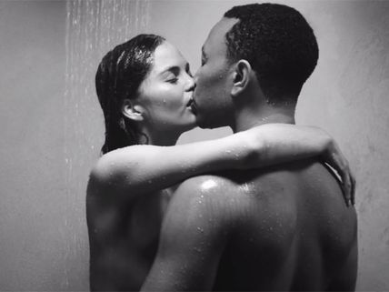 Adorable Pics Of John Legend & Chrissy Teigen: Their Love Story! 