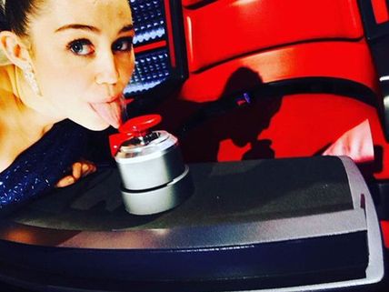 Miley Cyrus Going To Be A Key Adviser On The Voice Season 10!