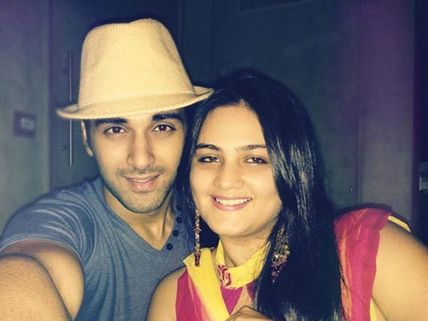 Something UNEXPECTED Happened When Pulkit Samrat Met Wife Shweta At Arpita Khan's Baby Shower