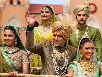 OMG! Salman Khan Wanted Prem Ratan Dhan Payo To Perform Better Than Bajrangi Bhaijaan