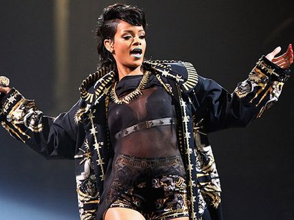 Grammys 2016: Rihanna Cancels & Lauryn Hill Drops Out