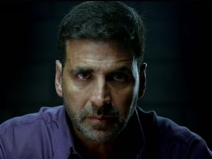 Akshay Kumar Is Upset With The Oscar & Filmfare Awards!
