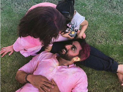 Don't Miss! Aishwarya Rai, Abhishek & Aaradhya's Holi Picture Is The Best Thing On The Internet!