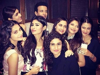 PICS:Aamir Ali-Sanjeeda Sheikh Celebrate Wedding Anniversary With Mouni, Karishma, Jennifer & Others