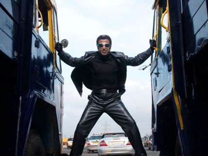 REVEALED: Rajinikanth Will Have To Tackle Military Tanks & Shortage Of Mobile Phones In '2.0' 