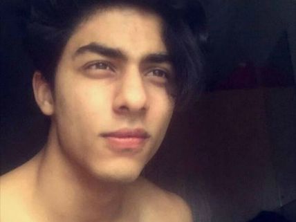 DAMN HOT PICS: SRK's Son Aryan Khan Posts New Shirtless Selfies; Looks Dashing!