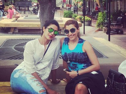 Holiday Pictures: Priyanka Chopra Spotted With Her Best Friend, Looks Damn Hot!