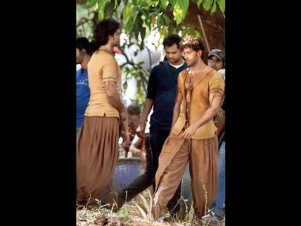 Controversy King Hrithik Roshan Loses His Cool With A Photographer, Seizes His Camera