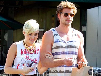Miley Cyrus Planning A Secret Wedding  Behind Liam's Back?