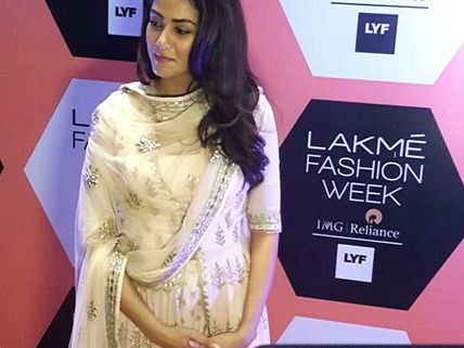 Photos! Shahid's Wife Mira Rajput Kapoor Spotted With A BABY BUMP?