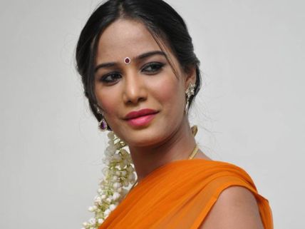 Controversial Actress Poonam Pandey To Showcase Her Talent In Sandalwood!