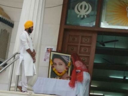 Pratyusha Banerjee’s Prayer Meet; Pratyusha’s Mother Says ‘Rahul Should Be Punished’!