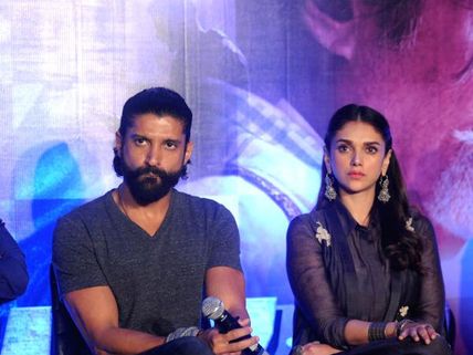 Pics! Farhan Akhtar-Aditi Rao Hydari's PDA At The Royal Dinner; Have They Made It Official?