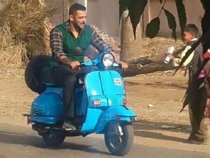 Salman Khan Rides A Scooter On The Sets Of Sultan!