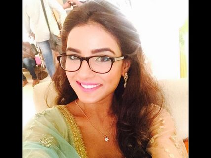 Tashan-E-Ishq: Jasmin Bhasin Aka Twinkle Denies Quitting The Show!