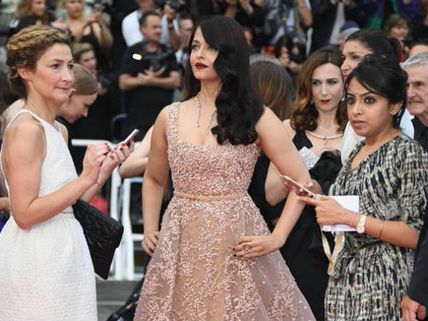 Aishwarya Rai Bachchan Steals The Limelight From Everyone At Cannes 2016, See Pictures