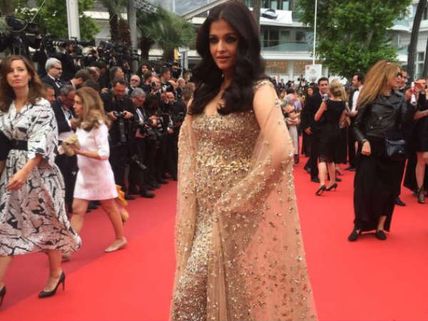 Pictures: Aishwarya Rai Bachchan Spotted At The Cannes Red Carpet, Looks Drop Dead Gorgeous!