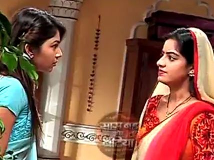 Diya Aur Baati Hum Spoiler: Sandhya Gets To Know Purvi's Reality; Solves The Matter!