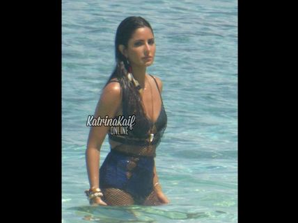 So Damn Desirable! Katrina Kaif Spotted In A Bikini, Looks Sizzling Hot & Sensuous (Picture)