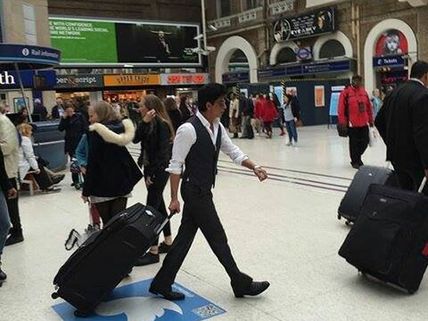 London Diaries! Shahrukh & Gauri Khan Spotted Together At DDLJ Location [Pictures]