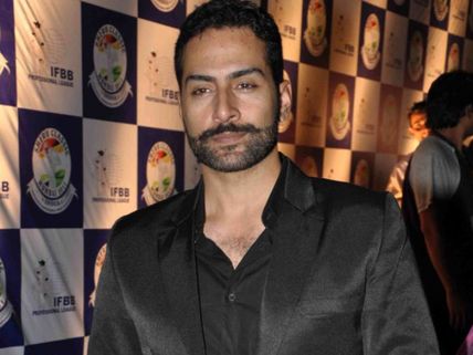 Actor Sudhanshu Pandey To Make His Version Of Hrithik Roshan's 'Kaabil' in Tamil!