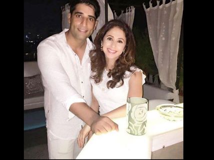 New Pictures! Urmila Matondkar Spotted On A Romantic Date With Hubby; Looks Angelic! 