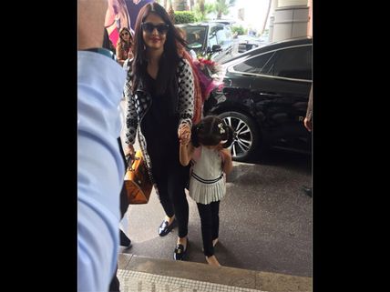 New Picture: Aishwarya Rai Bachchan & Aaradhya Bachchan Arrive At Cannes 2016