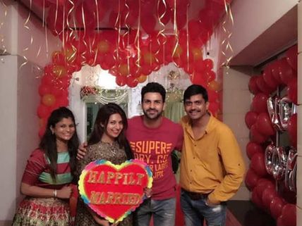 Divyanka Tripathi & Vivek Dahiya’s Neighbours Welcome Them Home In A Grand Way! (PICS)