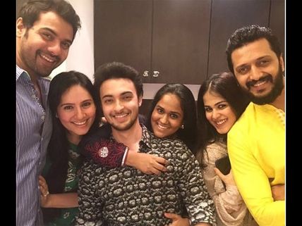 Shabbir Ahluwalia & Kanchi Kaul Celebrate Eid With Salman Khan’s Sister Arpita Khan! SEE PICS