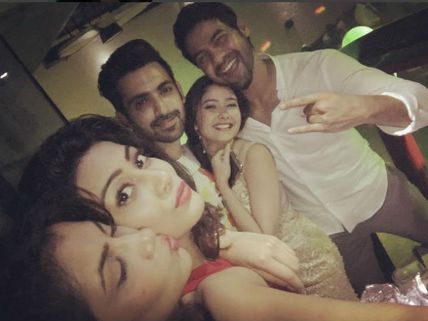 Kumkum Bhagya’s Leena Jumani Celebrates Birthday With Sriti Jha, Shabbir Ahluwalia & Others! (PICS)