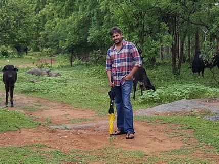 PHOTOS: Pawan Kalyan's Special Darshan For Sharrath Marar