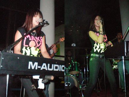 20 Unseen Pictures Of Shruti Haasan From Her Rock Band 'The Extramentals'!