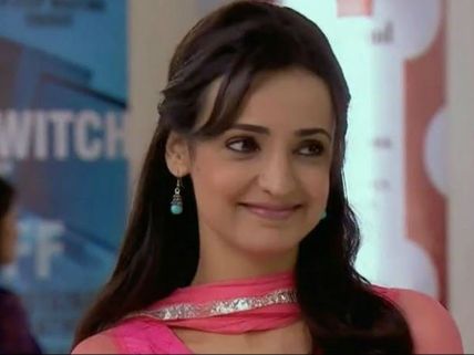 Sanaya Irani To Make A Comeback With Star Plus' Show!