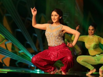 VIDEO: When Sayyeshaa Impressed Chiranjeevi With Her Moves